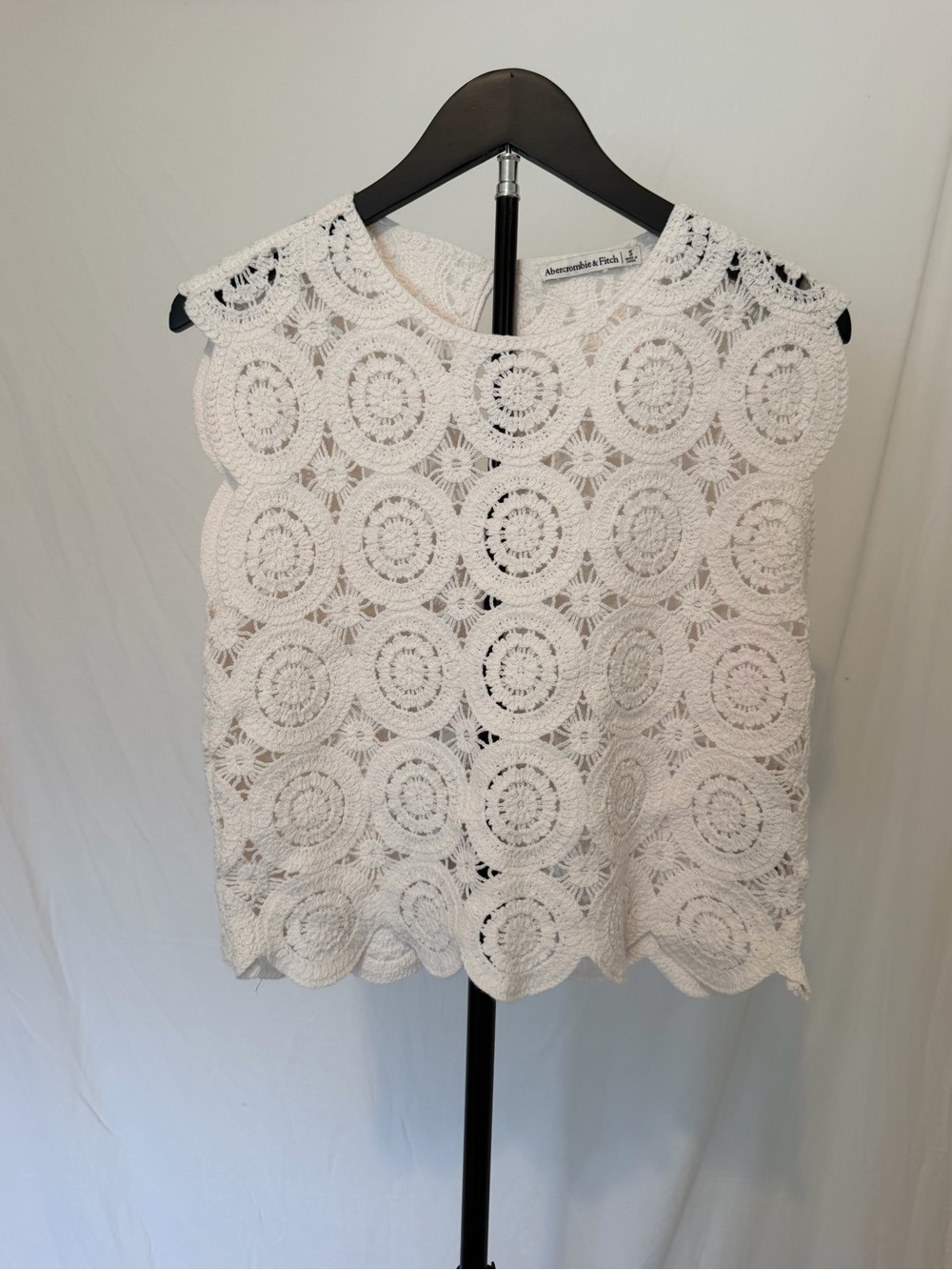 Abercrombie & Fitch Crochet Medallion Tank Top | Size Small - Picture 5 of 14